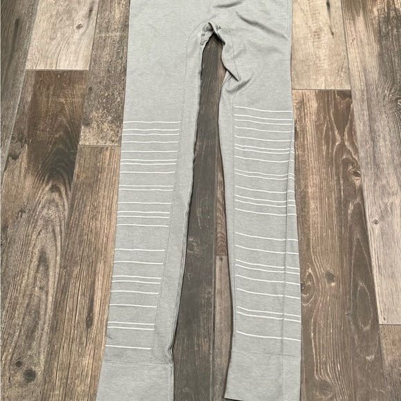 Blanqi Leggings Womens Maternity Dove Gray Striped SportSupport Athletic Sz XL - Picture 4 of 10